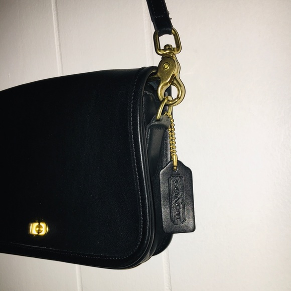 Coach Handbags - Coach leather crossbody bag